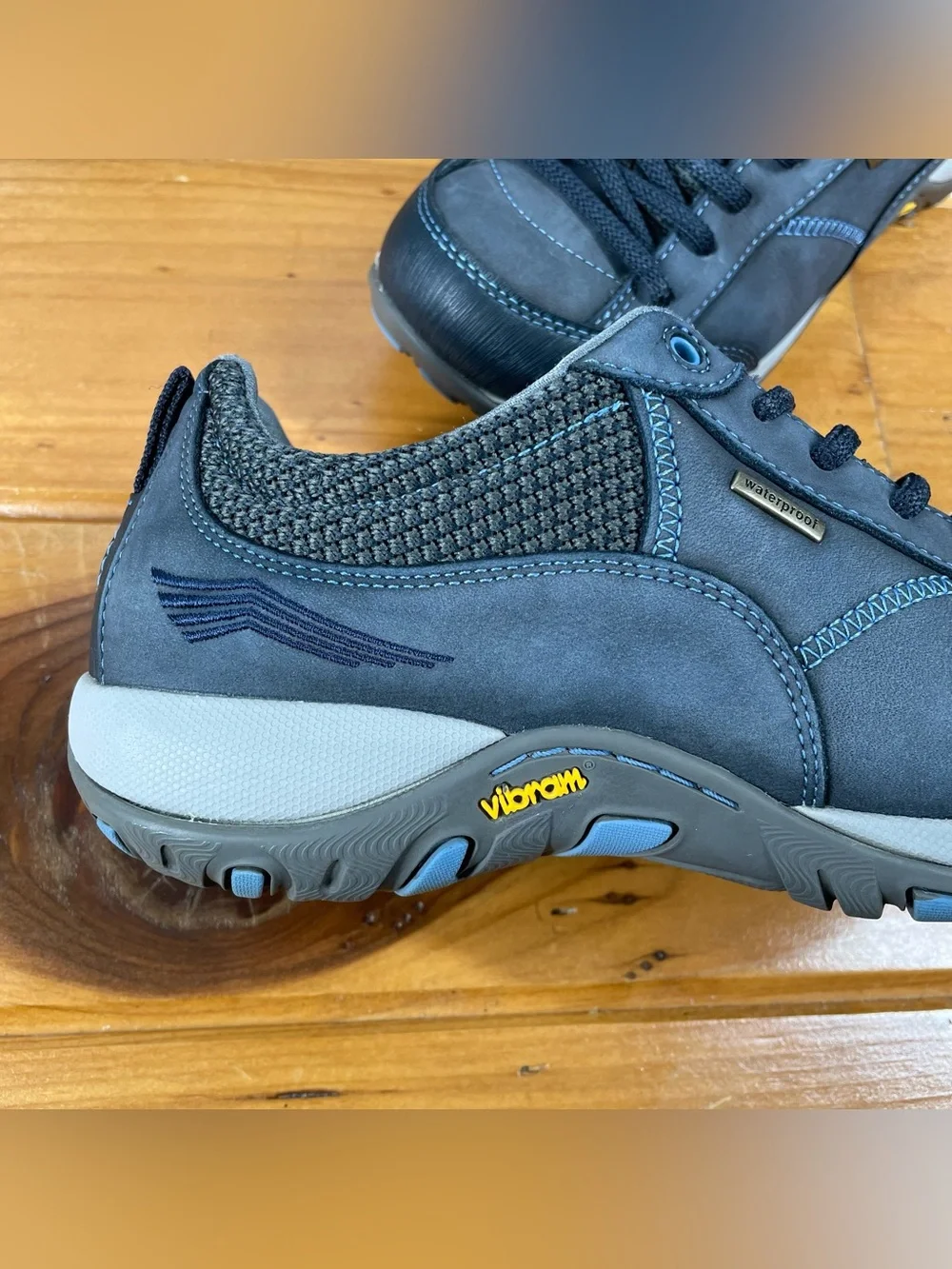 Dansko Paisley Womens 6.5-7 EU 37 Blue Waterproof Walking Hiking Shoes Vibram